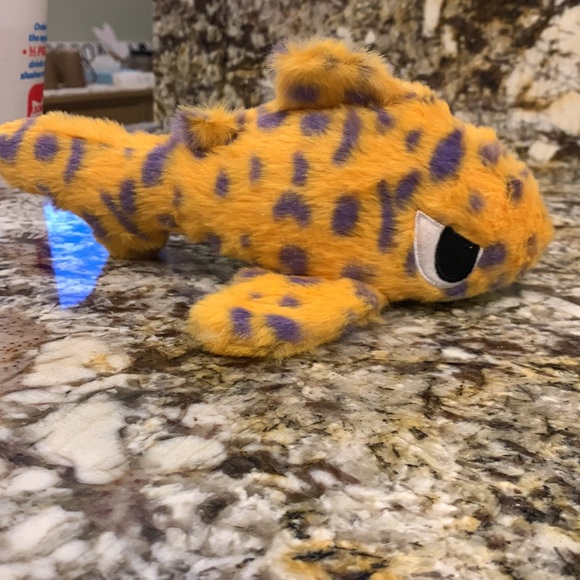 NWT Bark Box Leopold Leopard Shark dog toy - Picture 2 of 10